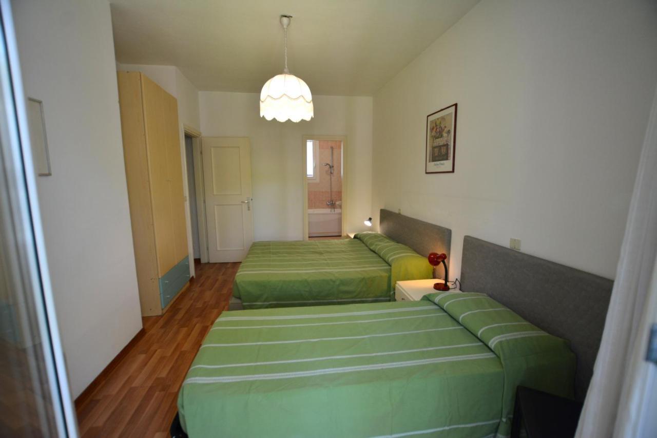 Villa A Lignano Pineta Lignano Sabbiadoro Exteriör bild