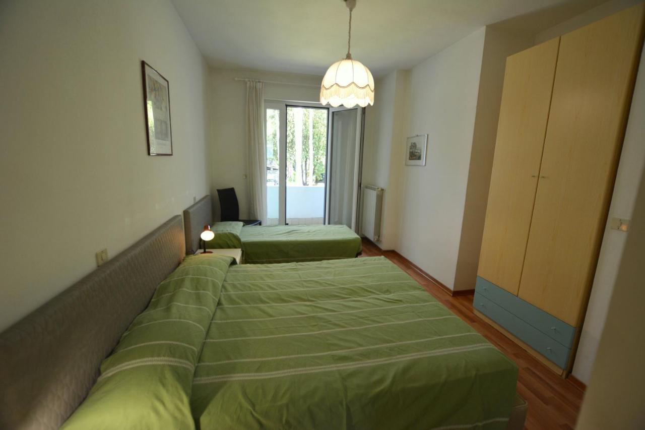 Villa A Lignano Pineta Lignano Sabbiadoro Exteriör bild