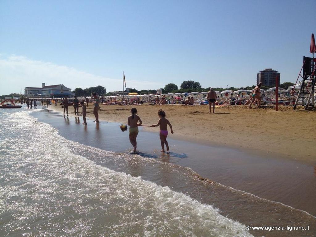 Villa A Lignano Pineta Lignano Sabbiadoro Exteriör bild