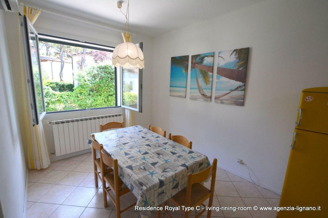 Villa A Lignano Pineta Lignano Sabbiadoro Exteriör bild