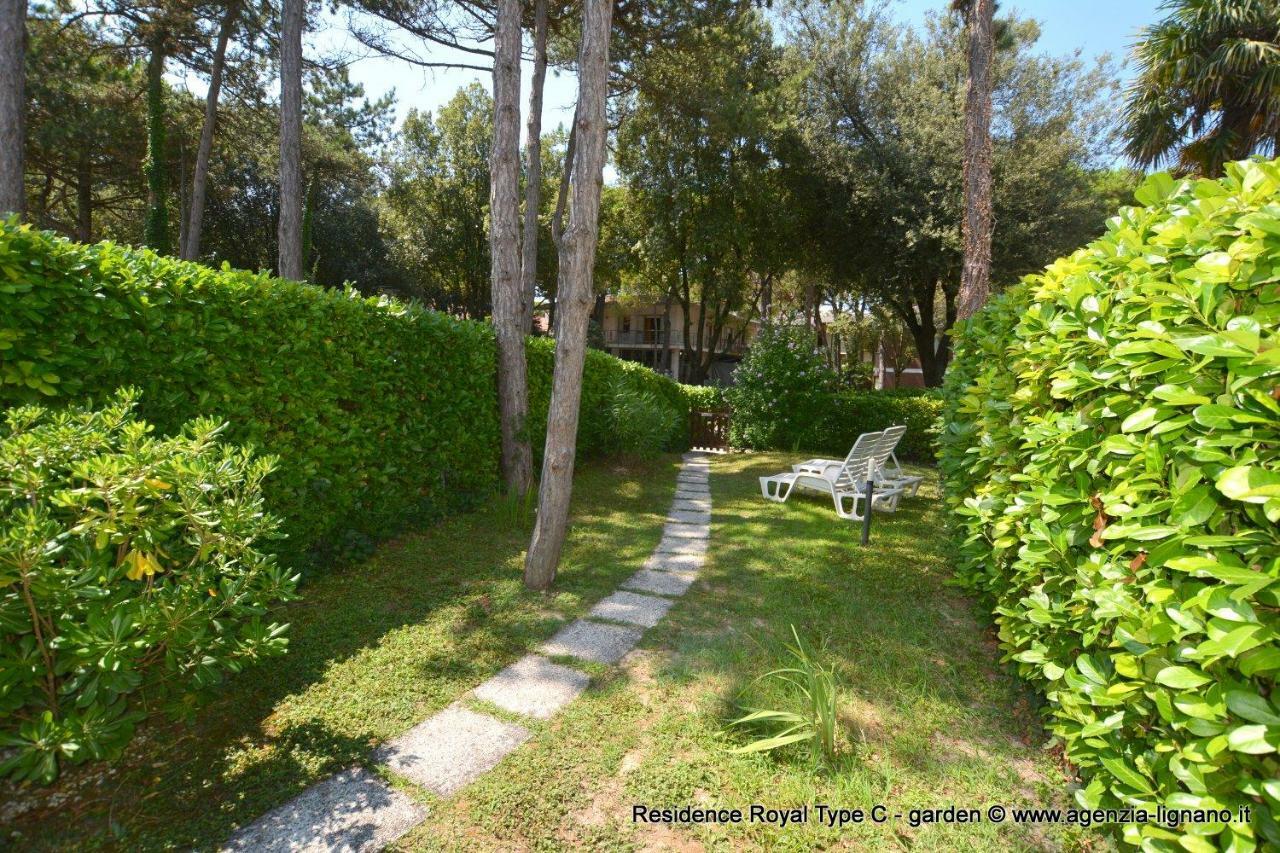 Villa A Lignano Pineta Lignano Sabbiadoro Exteriör bild