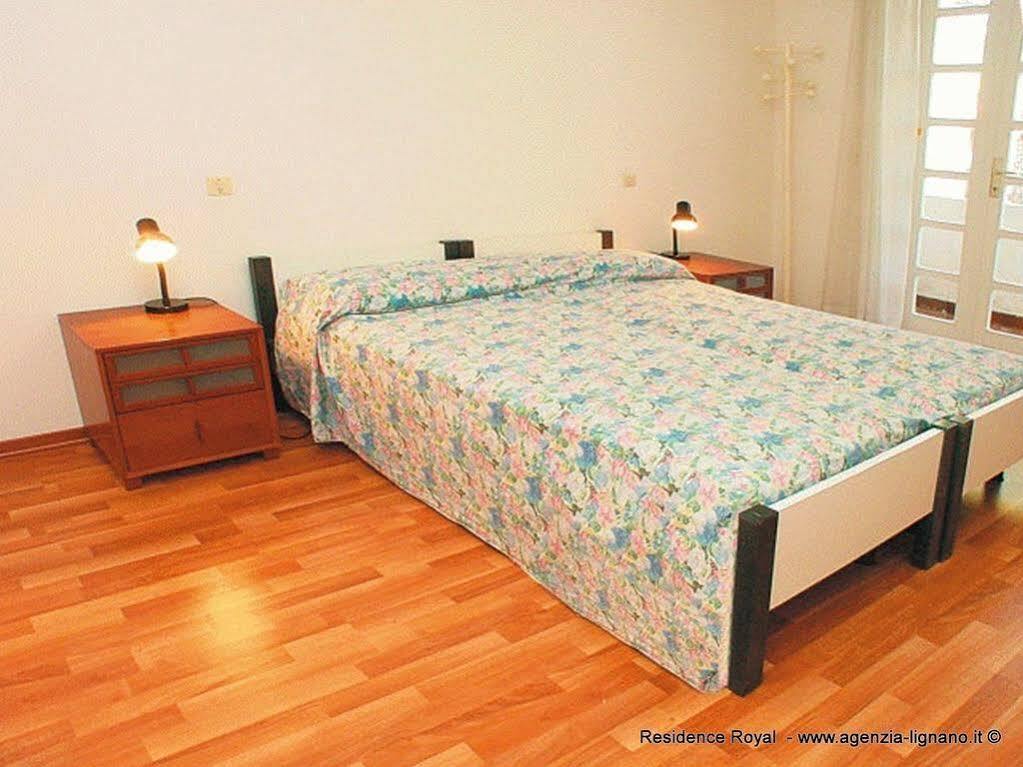Villa A Lignano Pineta Lignano Sabbiadoro Exteriör bild